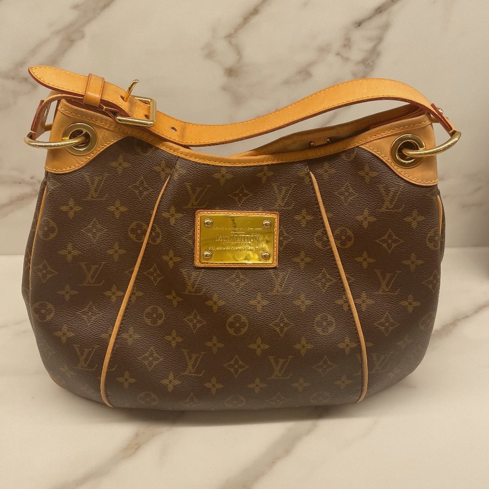 Louis Vuitton Galliera Monogram PM Handbag